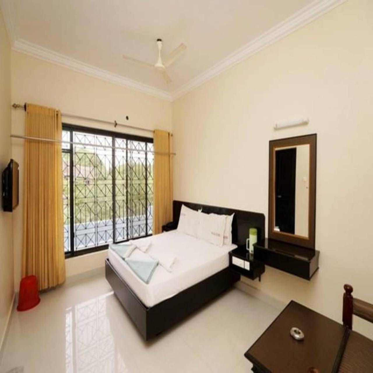 Hotel Sri Devi Kanyakumari Bagian luar foto