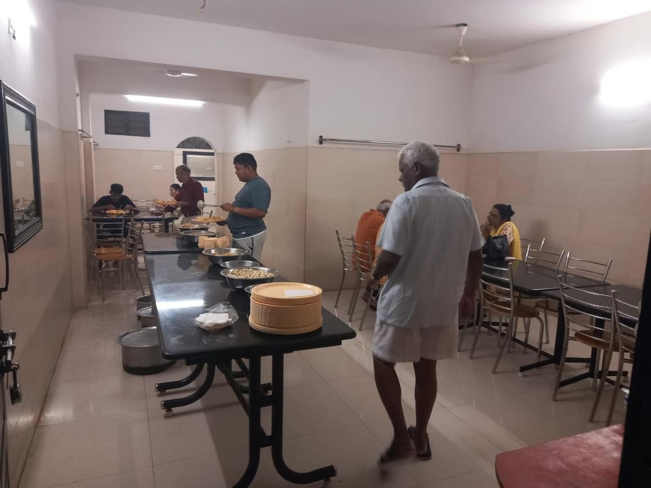 Hotel Sri Devi Kanyakumari Bagian luar foto