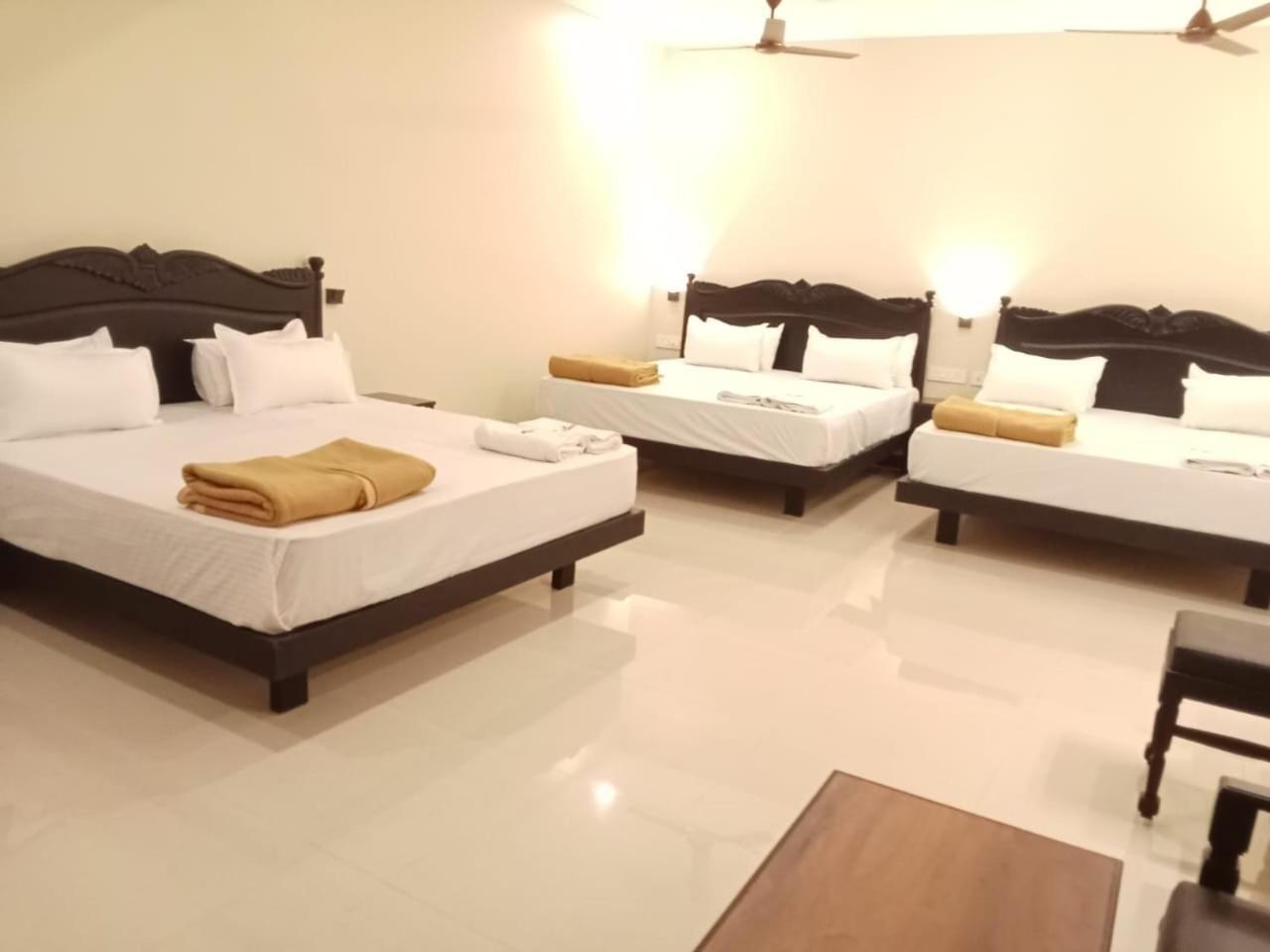 Hotel Sri Devi Kanyakumari Bagian luar foto