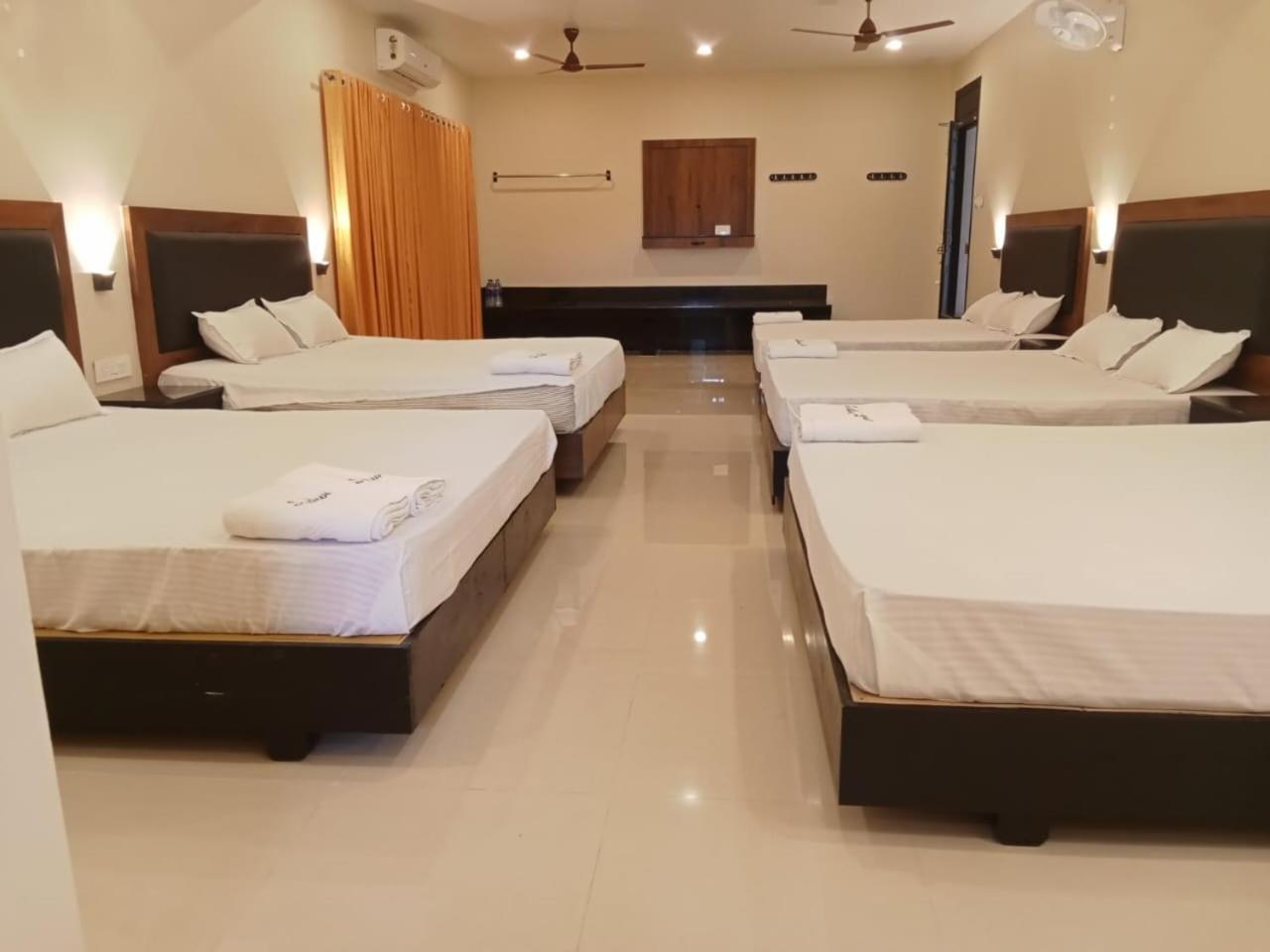 Hotel Sri Devi Kanyakumari Bagian luar foto