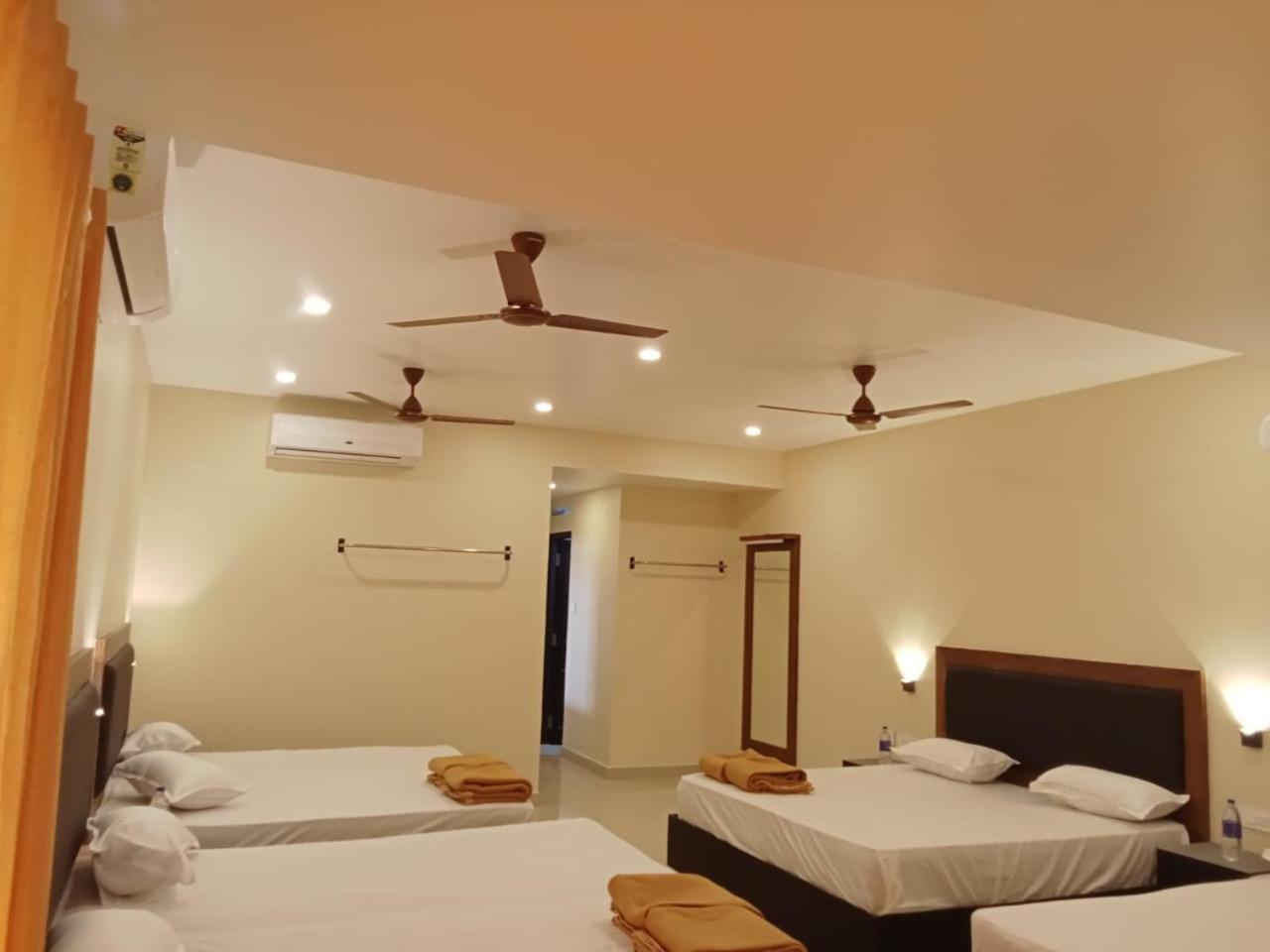 Hotel Sri Devi Kanyakumari Bagian luar foto