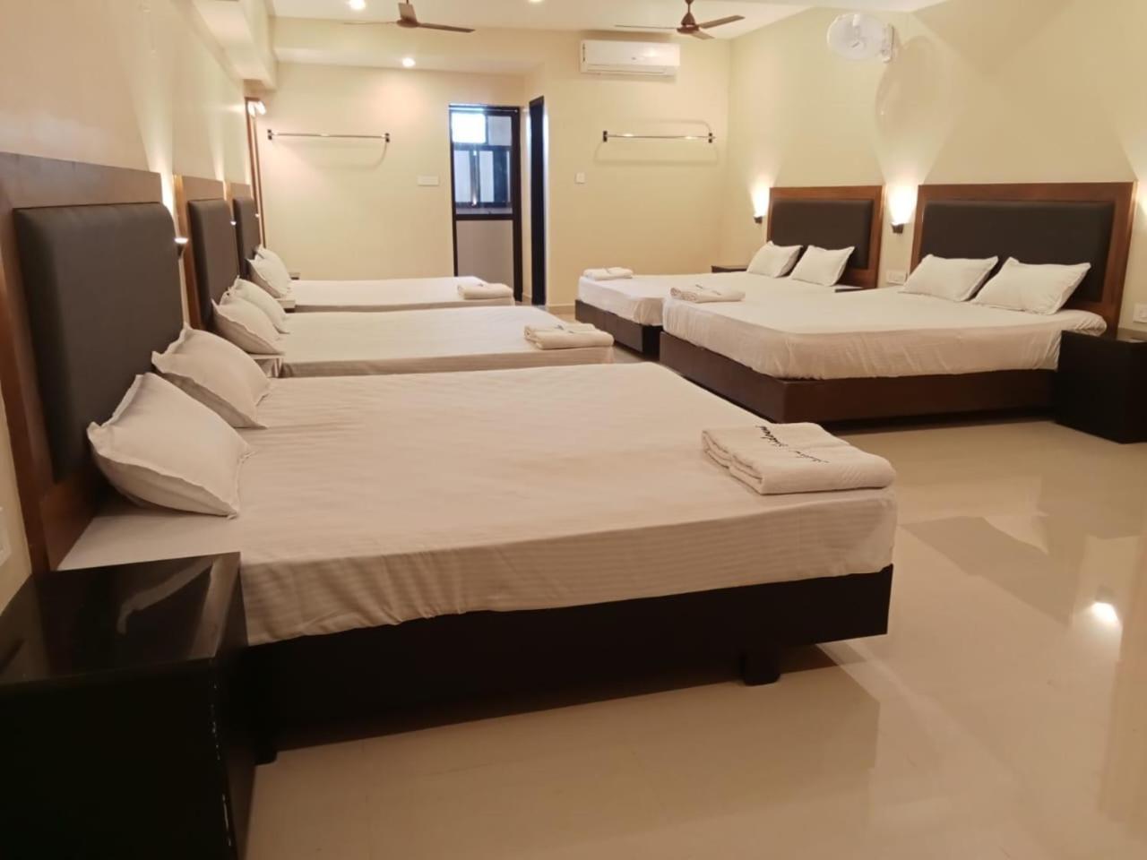 Hotel Sri Devi Kanyakumari Bagian luar foto