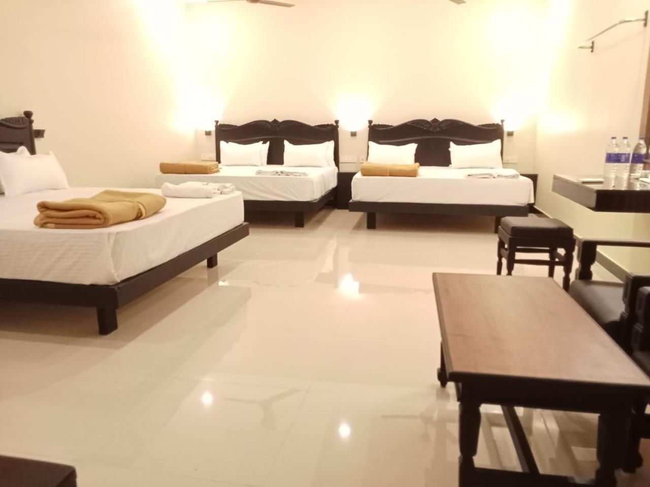 Hotel Sri Devi Kanyakumari Bagian luar foto