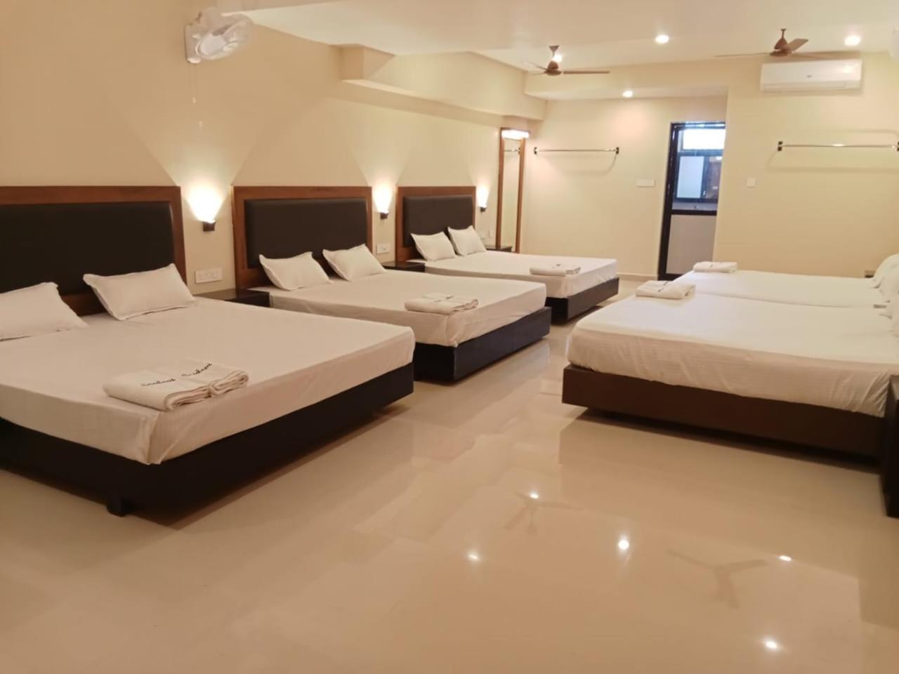 Hotel Sri Devi Kanyakumari Bagian luar foto