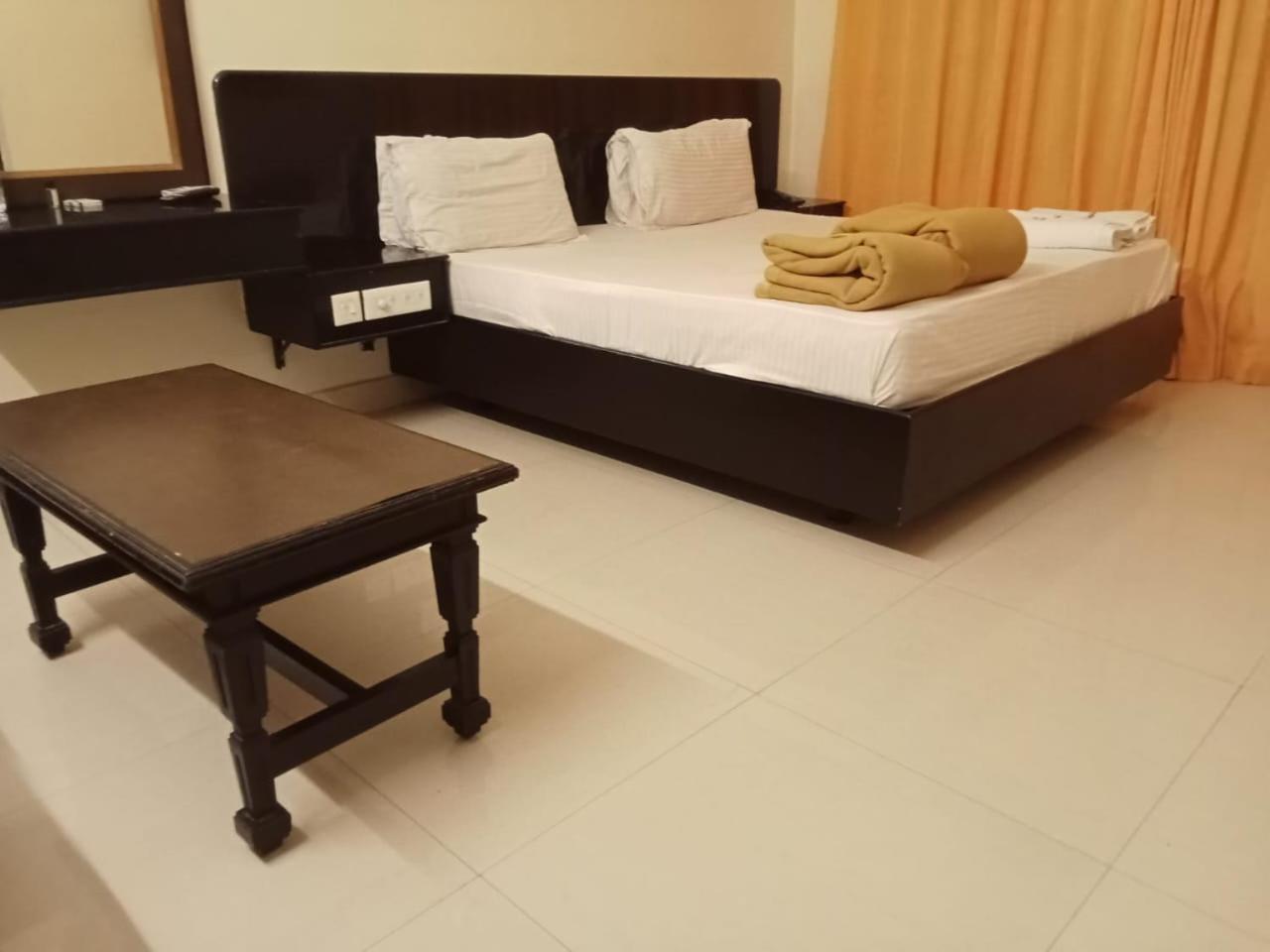 Hotel Sri Devi Kanyakumari Bagian luar foto
