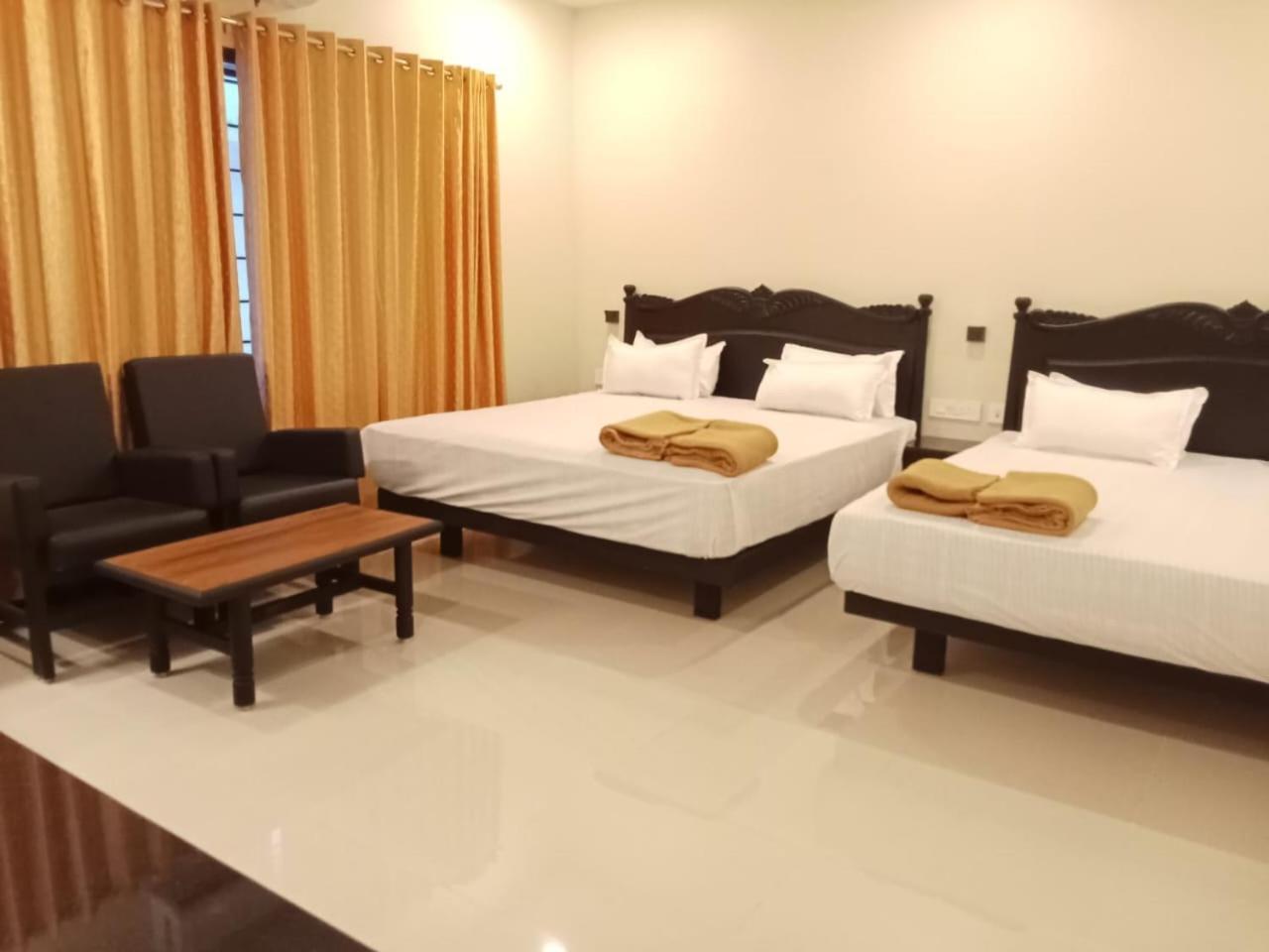 Hotel Sri Devi Kanyakumari Bagian luar foto